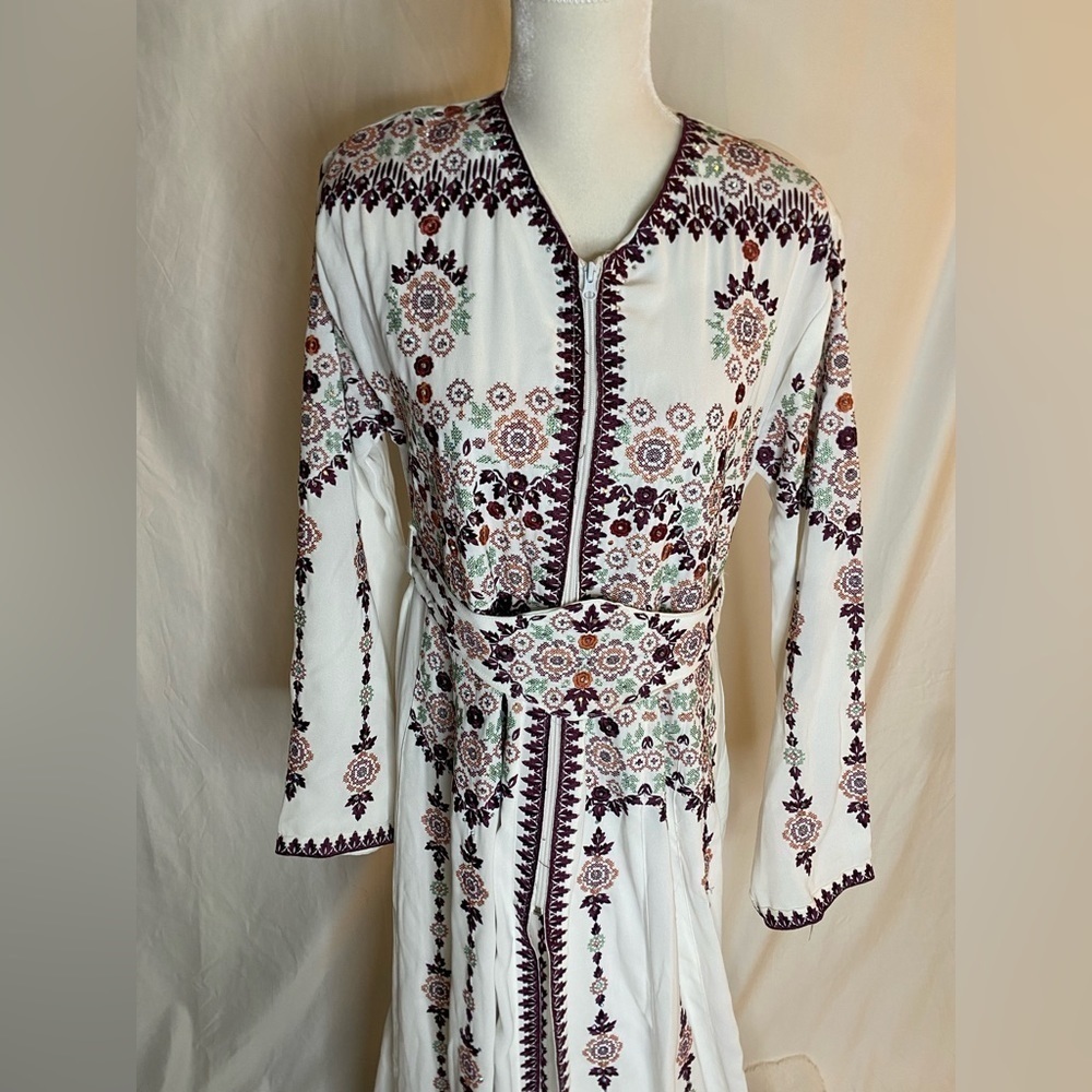 Embroidered White and Purple Kaftan Maxi Dress Modest Long Sleeve Size M/L NWT - Picture 7 of 10